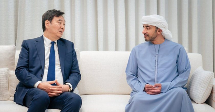 陆方中东问题特使见阿联外长 称攻击平民、非军事目标行为都应受谴责