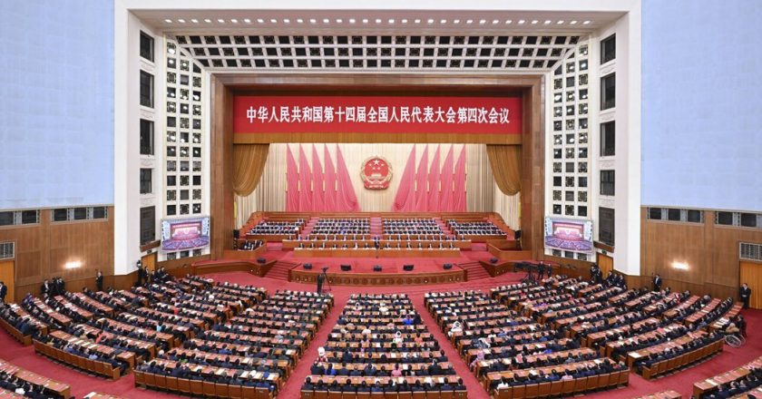 陆全国人大闭幕 去年预算执行和今年预算11票反对、6票弃权