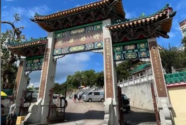 1人送医1人被捕 禅院和尚打架 网民嬉笑连天