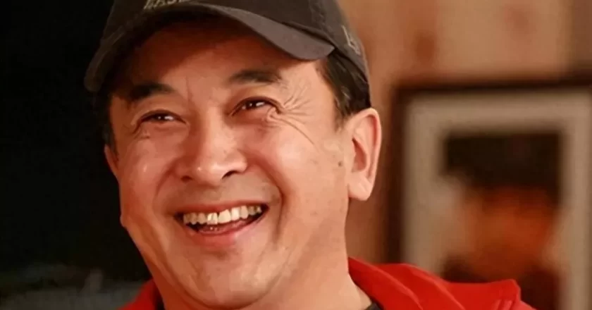 24次上春晚,65岁工作没了老到走路靠人搀扶,黄宏现在过得如何?