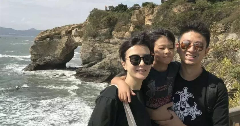 15岁儿子身高超爸！刘孜素颜陪读美国