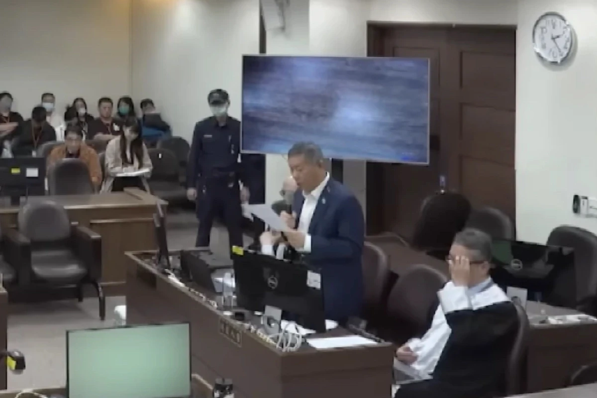 法院的開庭時間其實是很寶貴的司法資源,法院竟留給柯文哲這麼多時間滔滔不絕、暢所欲言。(畫面取自台北地院刑事科Youtube)