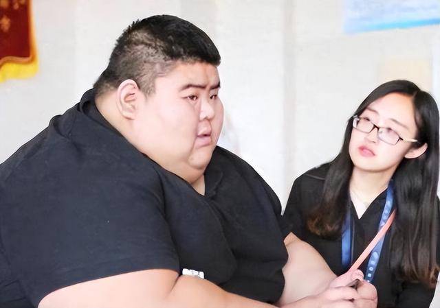 中国首胖切胃暴瘦480斤，成名后抛妻，下场曝光