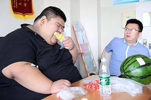 中国首胖切胃暴瘦480斤，成名后抛妻，下场曝光