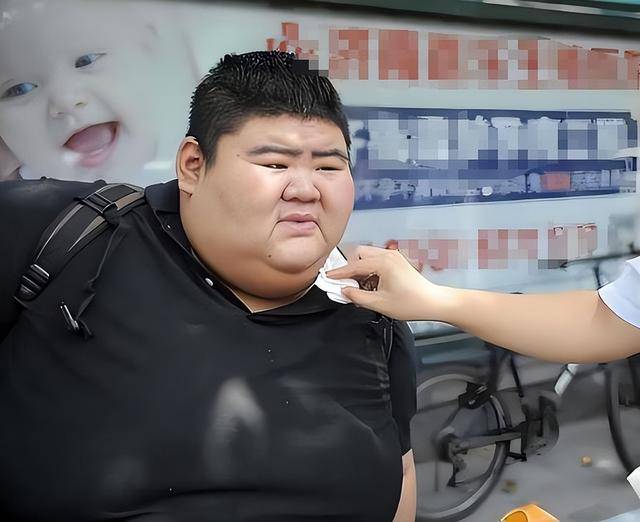 中国首胖切胃暴瘦480斤，成名后抛妻，下场曝光