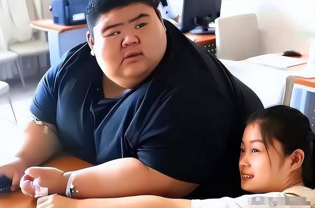 中国首胖切胃暴瘦480斤，成名后抛妻，下场曝光