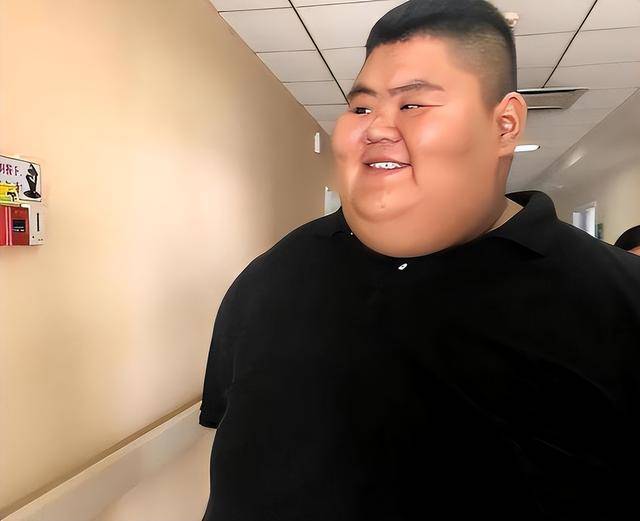 中国首胖切胃暴瘦480斤，成名后抛妻，下场曝光