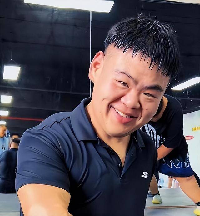 中国首胖切胃暴瘦480斤，成名后抛妻，下场曝光