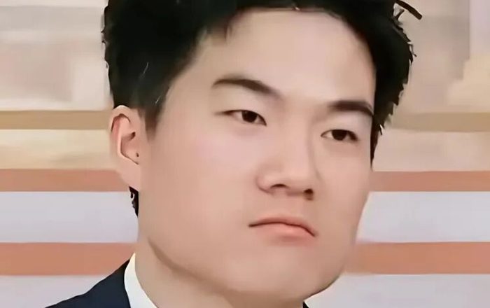 董宇辉,是时候被拉下神坛了