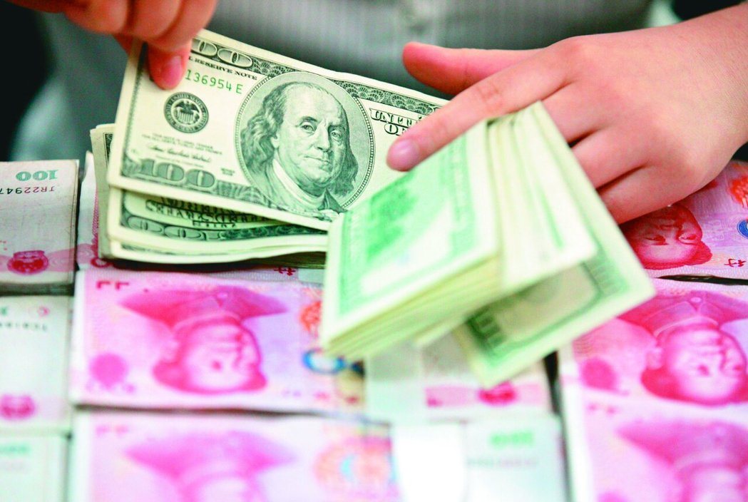 人民币对美元中间价7日报6.8854,较前一交易日上调75点,创近三年新高。(路... 人民币对美元中间价7日报6.8854,较前一交易日上调75点,创近三年新高。(路...