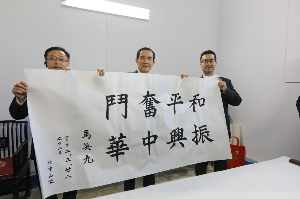 大陆汽柴油将再度调升,恐又引发排队加油潮。(欧新社) 大陆汽柴油将再度调升,恐又引发排队加油潮。(欧新社)