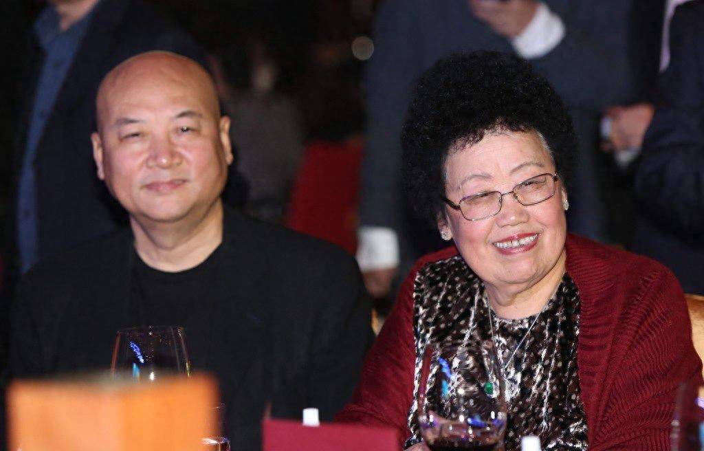 迟重瑞的女子陈丽华,身为女富豪却嫁给唐僧,夫妻两人现状如何?_搜狐网
