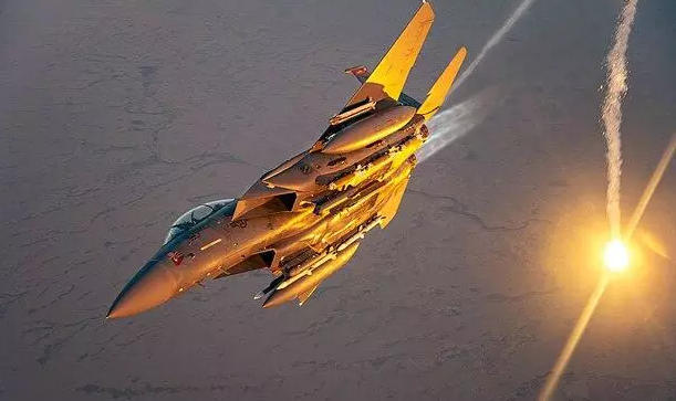 特朗普披露:美国F-15E是被伊朗何种武器击落的