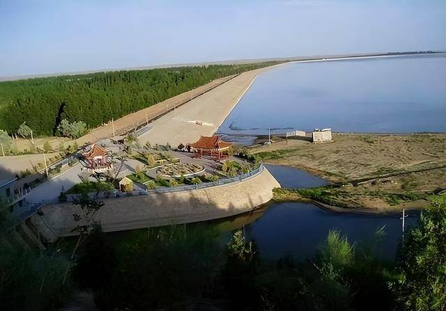 中国荒漠中挖出亚洲最大水库 成瀚海明珠
