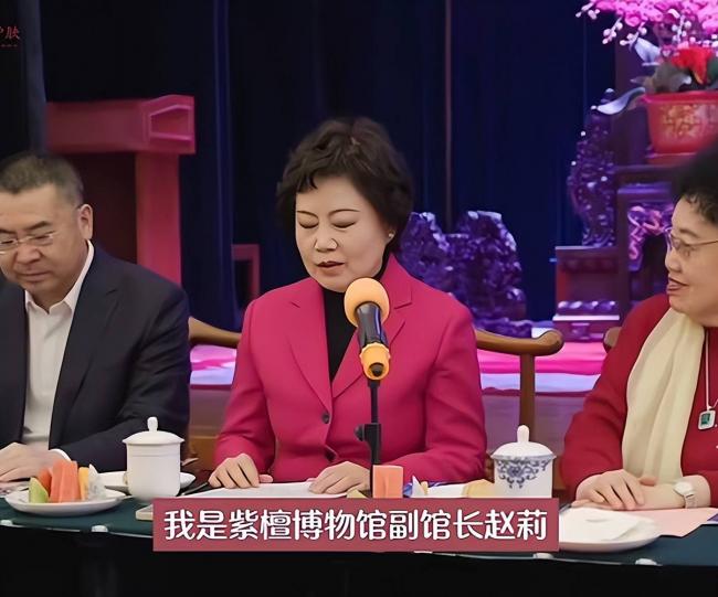 迟重瑞陈丽华全家福曝光，4个儿女都很优秀