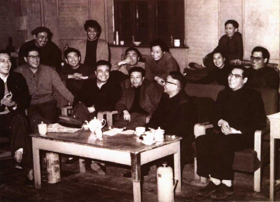 北京人艺70年往事:辉煌背后,全是代价