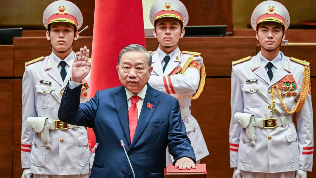 苏林当选越南国家主席 打破“四驾马车” 效法习近平