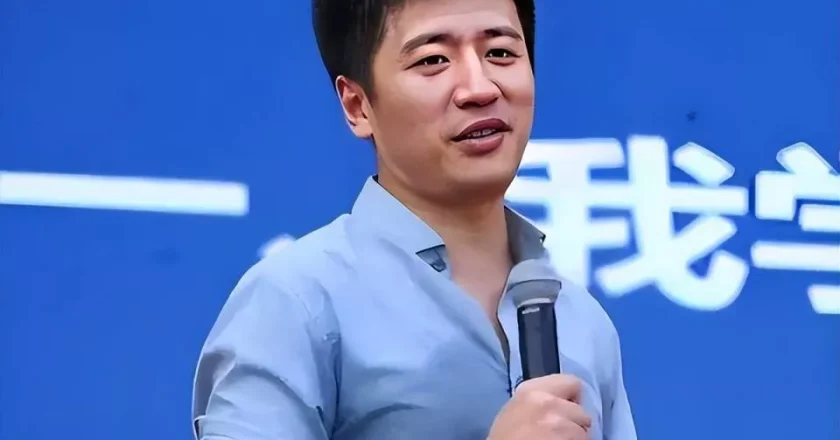 张雪峰的一段爆料,撕开了娱乐圈最真实的一面