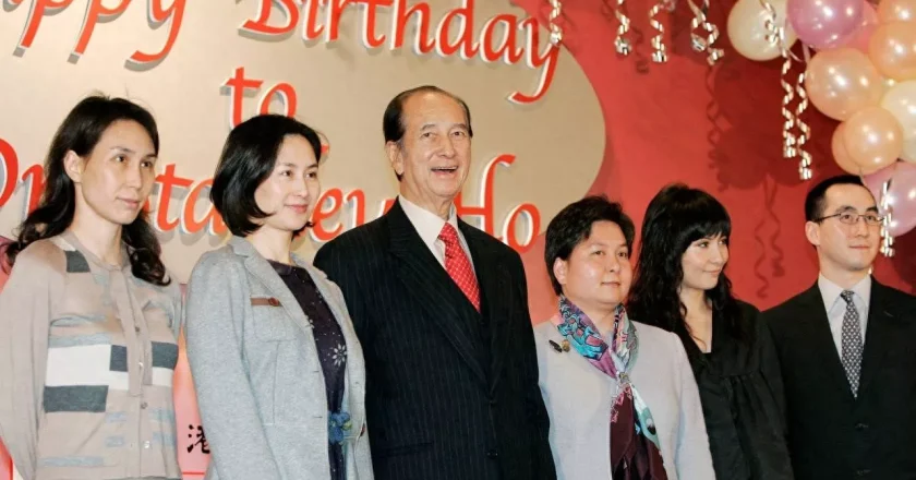 何超琼妹妹何超蕸去世,原因曝光令人惋惜