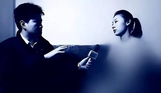 2011年全裸接受采访的那位人大女生，如今怎样