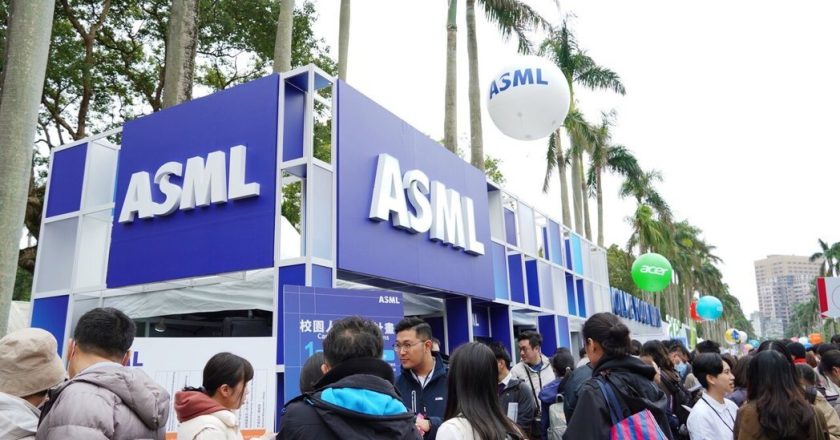ASML 再上修全年展望 大客户台积电法说会前股价飙新高