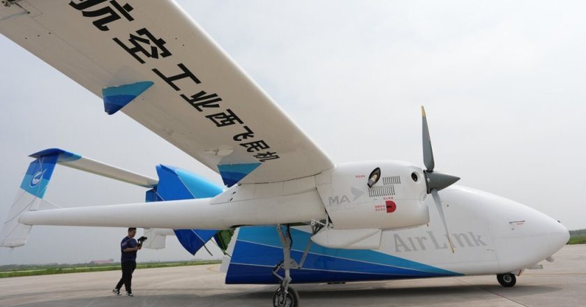 可载重1.5吨！陆「新舟鸿鹄」HH-200商用无人机首飞