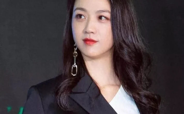 汤唯跨国婚姻:结婚十年跟老公互相都不学对方的语言