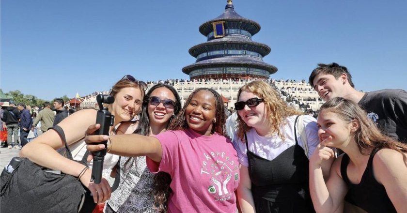 赴美国游客降 中国大陆将有望成全球最大旅游经济体