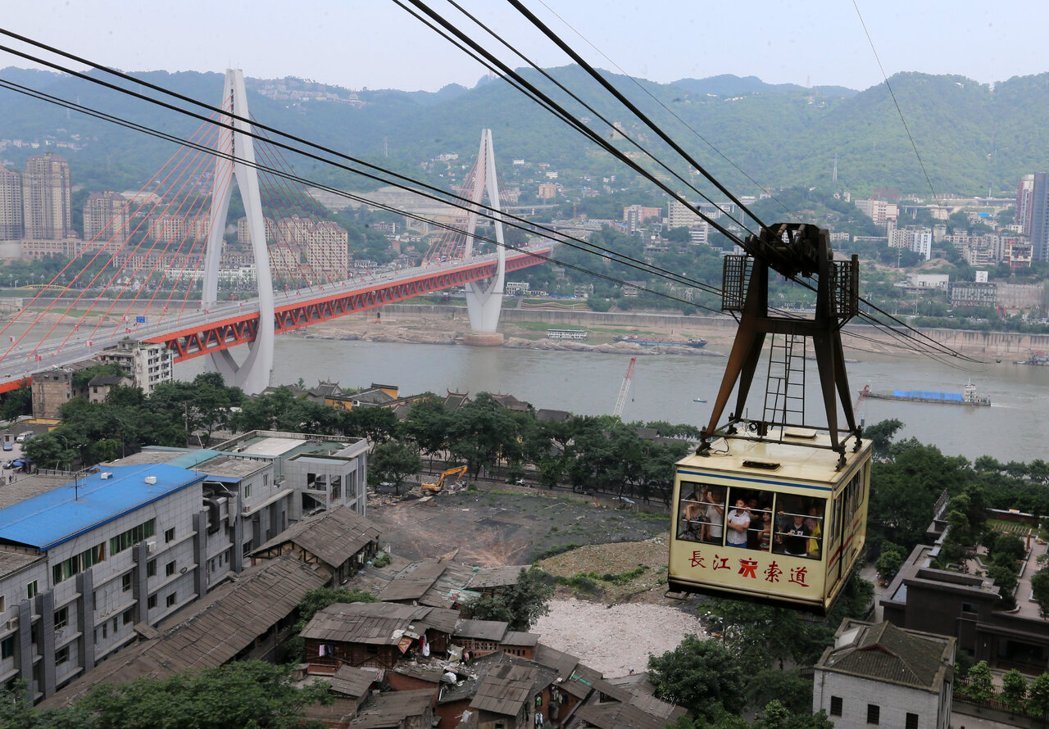 中东局势对航旅业的影响仍在持续。有旅行社人士表示,今年大陆「五一」旅游市场走势已... 中东局势对航旅业的影响仍在持续。有旅行社人士表示,今年大陆「五一」旅游市场走势已...