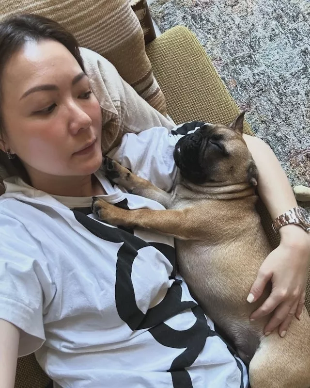 48岁田蕊妮癌症复发,心情沉痛,持续低烧宣布停工治病