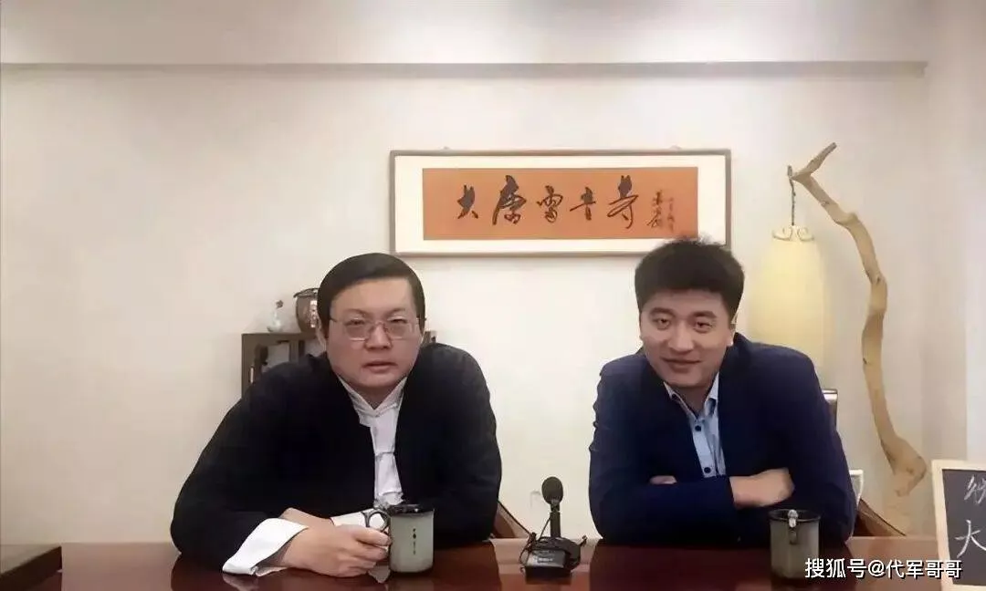54岁梁宏达近况:张雪峰拜他为师,与女主持婚姻幸福