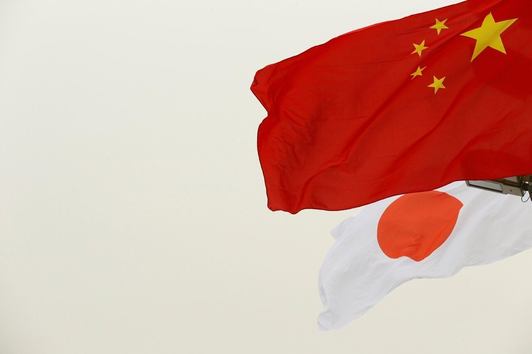 中日争端再添一桩,日本指控,中国在东海日中中间线中方一侧新建构造物,可能涉及气田... 中日争端再添一桩,日本指控,中国在东海日中中间线中方一侧新建构造物,可能涉及气田...