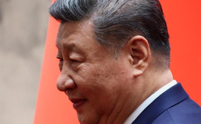 习近平松绑贪官：官藏299.9万无罪 民拿3万入刑