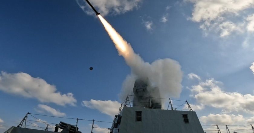 央视解读133舰赴西太平洋演训 专家:凸显东部战区多军兵种协同