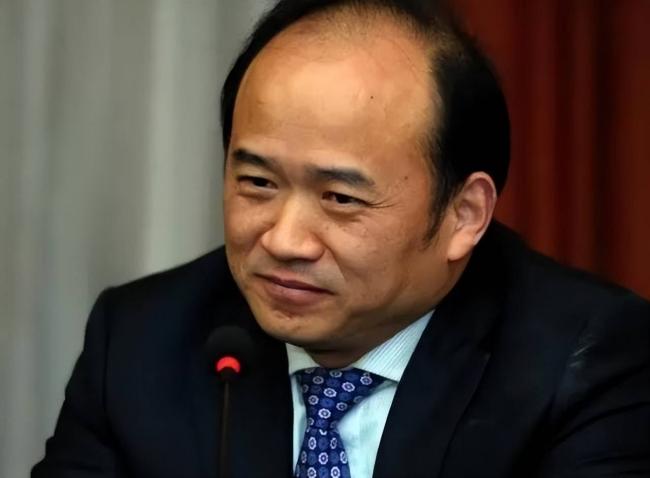 一出狱，就逃到国外！湖北前首富心酸自述