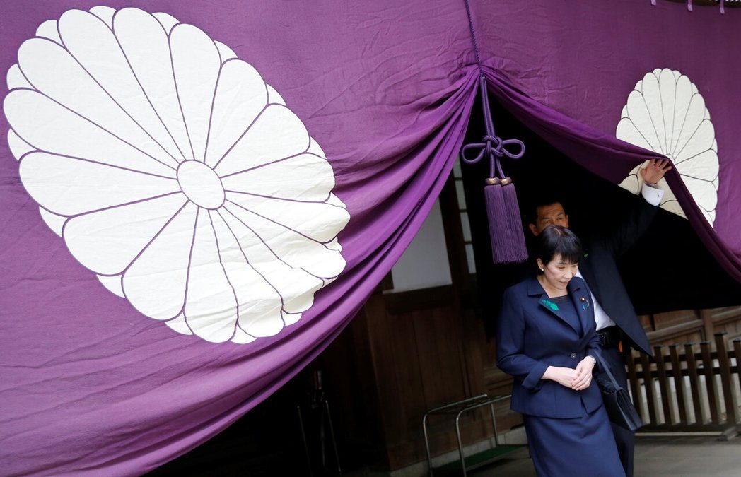 日本首相高市早苗预估今年将不会参拜靖国神社,图为高市早苗2017年4月担任总务大... 日本首相高市早苗预估今年将不会参拜靖国神社,图为高市早苗2017年4月担任总务大...