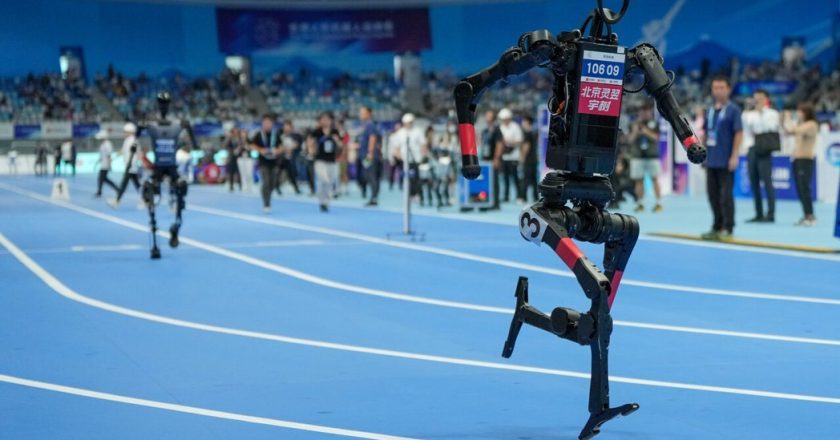世界人形机器人运动会8月北京登场 新增拔河、举重等8项比赛