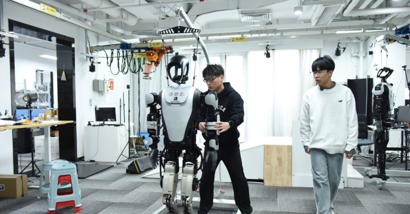 政策支持发威 深圳机器人2025产值达兆元 创史高