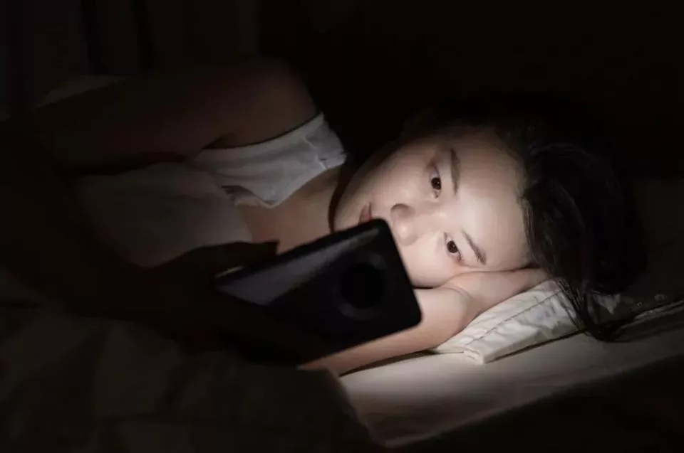 用“护眼模式”刷手机的人，后来都怎么样了？