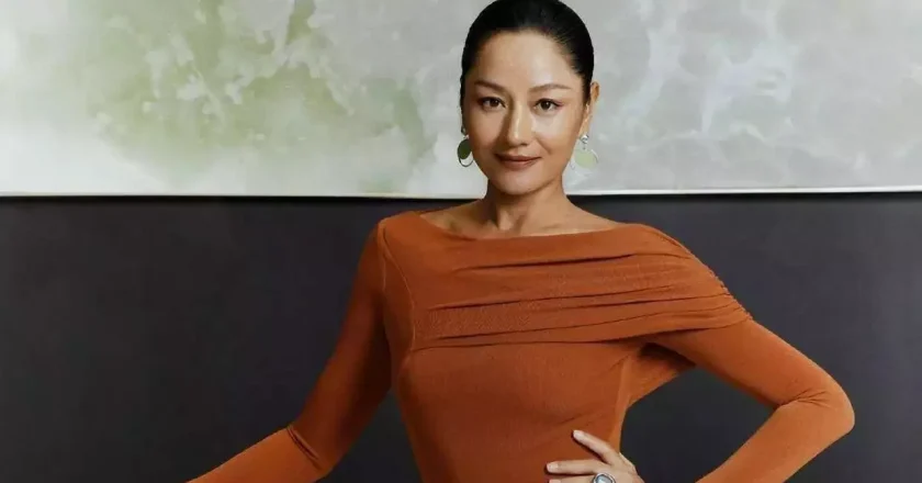 54岁瞿颖隐婚机长多年,不领证的原因说出真相