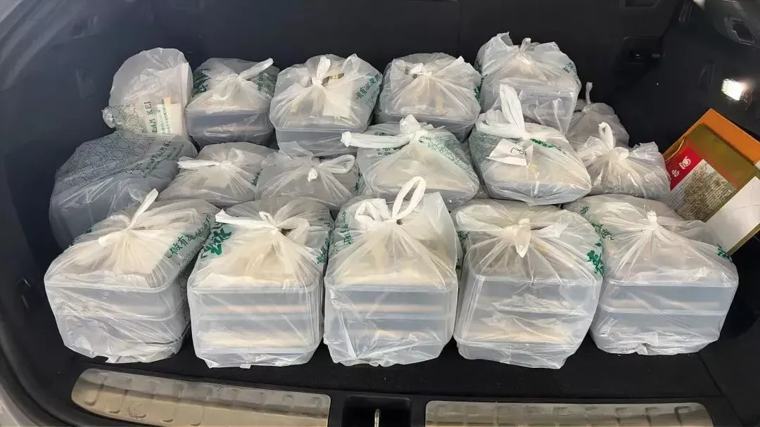 男子从内地偷运51公斤盒饭回澳门，被查获