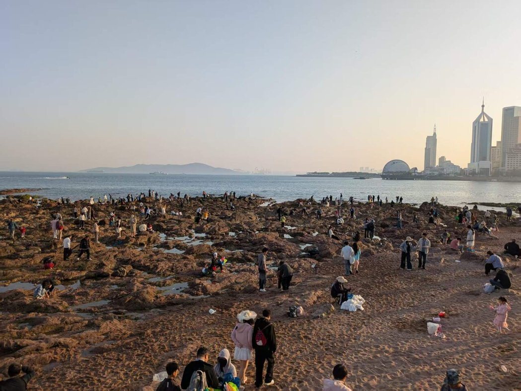 大陆五一假期将至,重要旅游城市预计将迎来众多游客。图为山东省青岛市太平角。(记者... 大陆五一假期将至,重要旅游城市预计将迎来众多游客。图为山东省青岛市太平角。(记者...