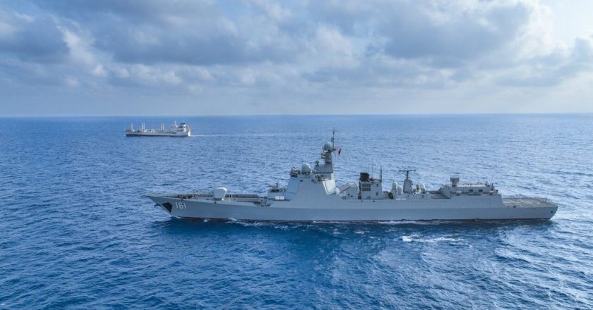 共军南部战区在南海海域巡航 批菲律宾搅局南海