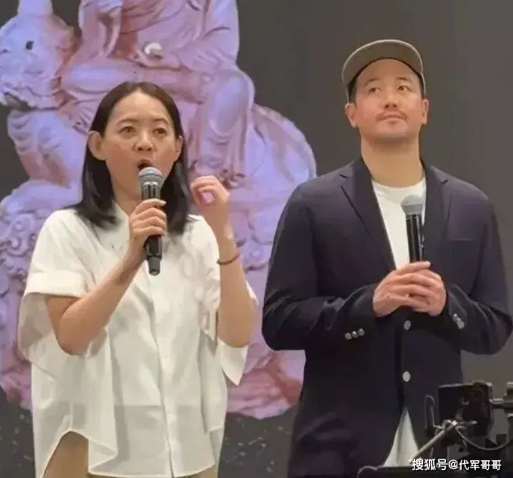 53岁曾宝仪近况曝光！与男友同居20年不婚不育