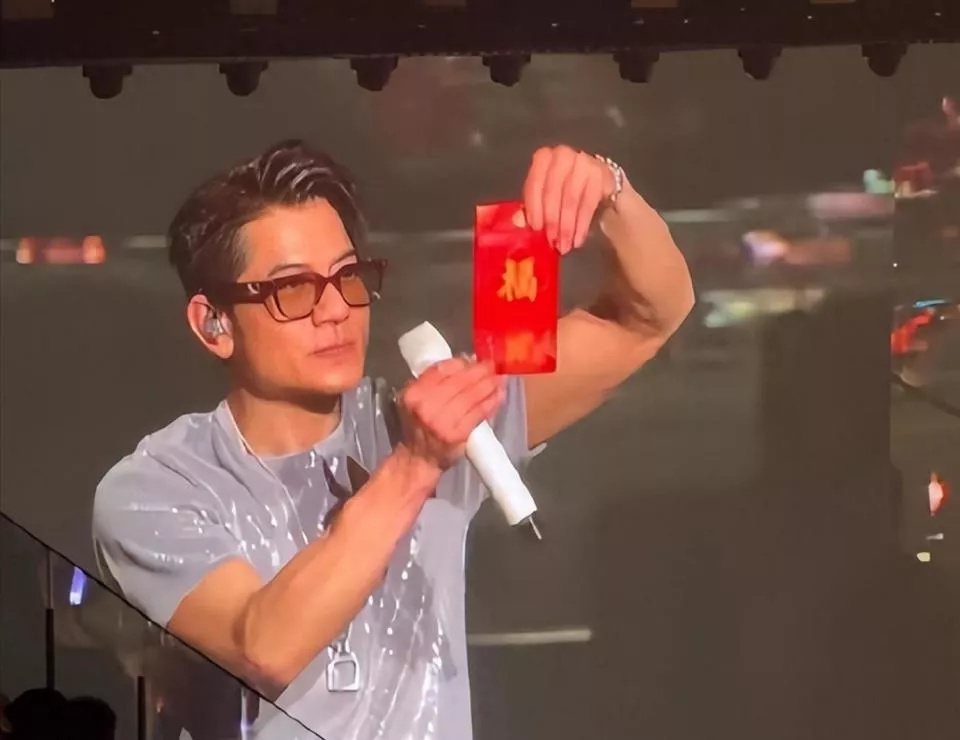 61岁郭富城因为没儿子,在方媛老家被当面羞辱