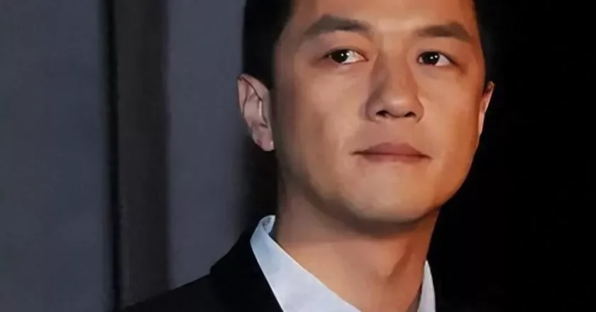 李亚鹏债务清了,热搜又炸了,他到底在忙啥?