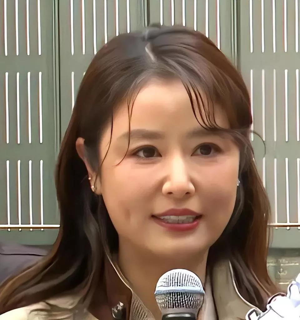 林心如最近亮相颜值大回春！一周健身五次