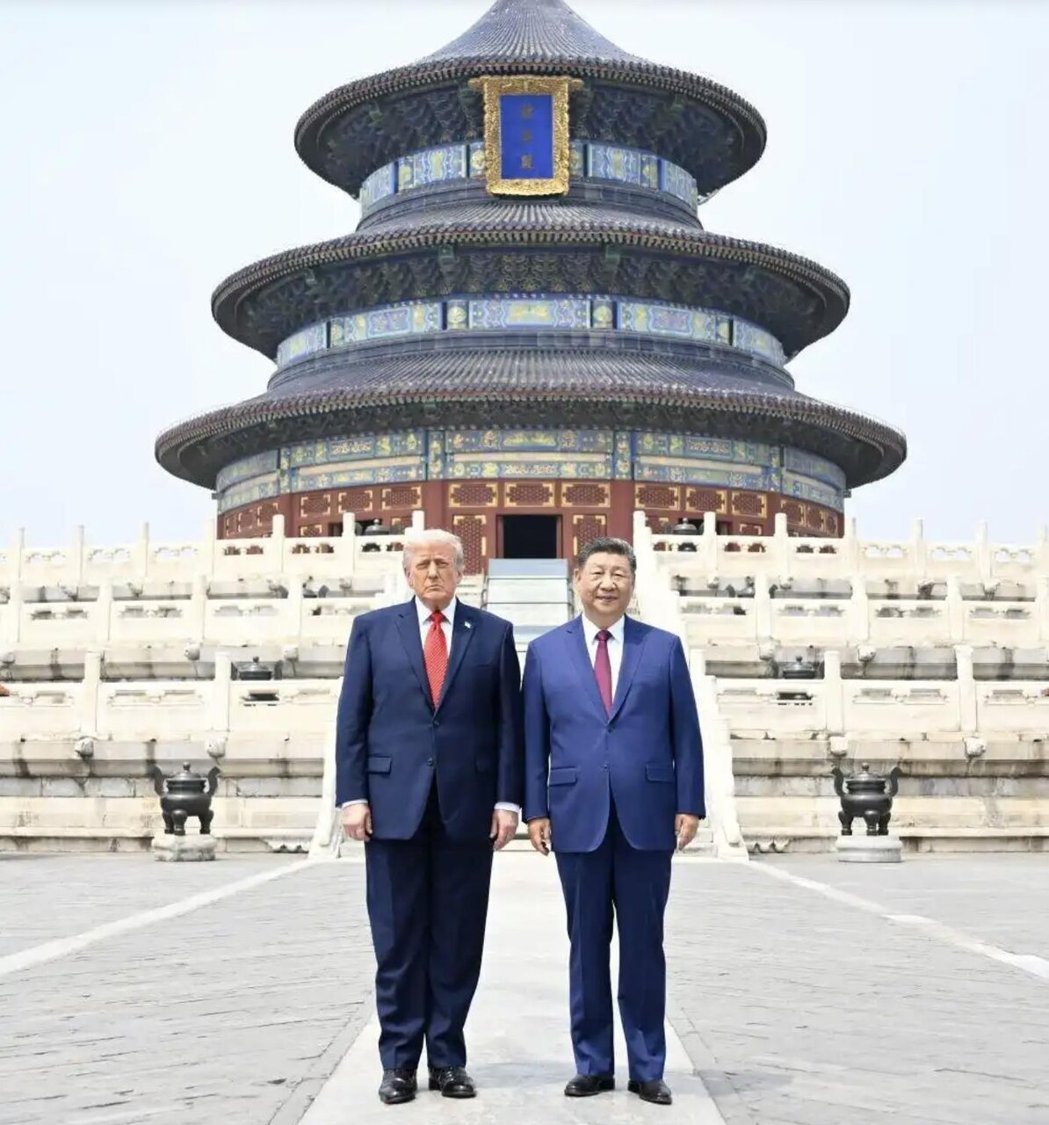 大陆国家主席习近平与美国总统川普参观天坛。习近平表示,两国应深化相互理解,增进人... 大陆国家主席习近平与美国总统川普参观天坛。习近平表示,两国应深化相互理解,增进人...