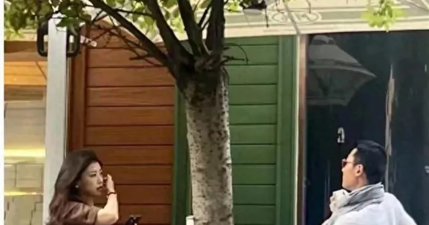 朱珠与老公上海街边喝咖啡被偶遇,美的像拍偶像剧!