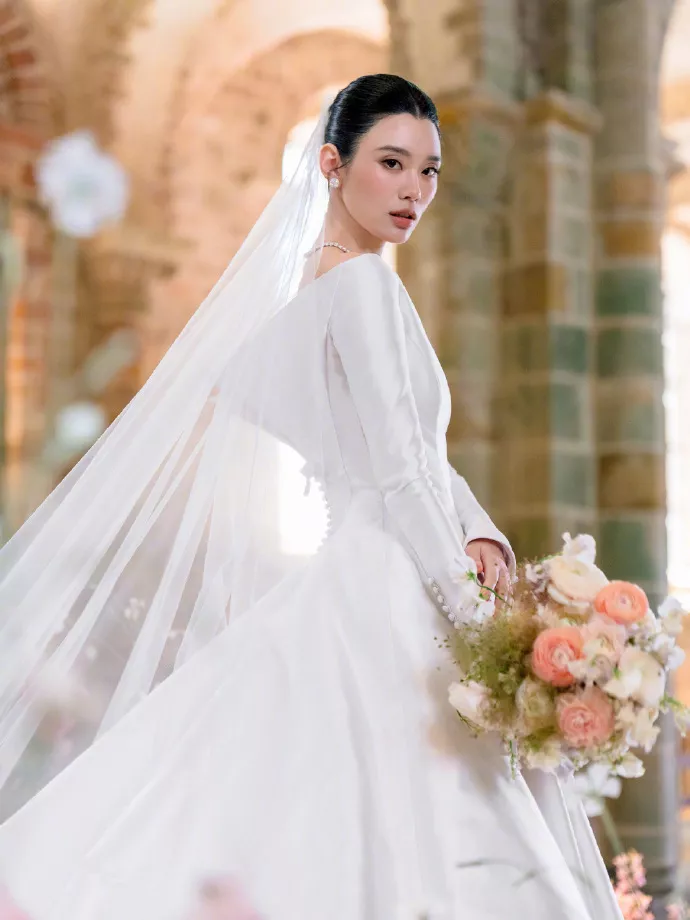 奚梦瑶大婚，她同期模特们，为了嫁给豪门有多努力？